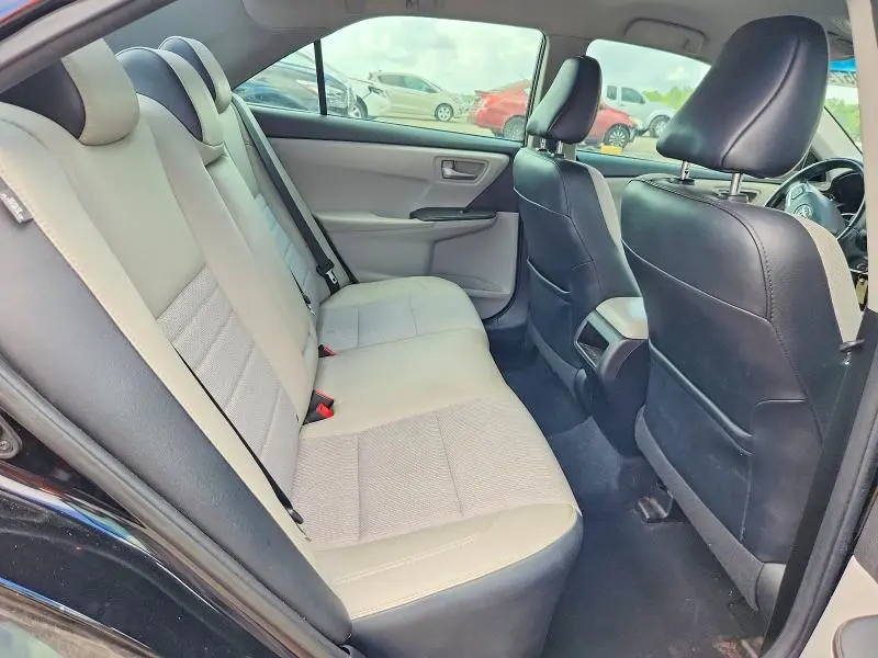 2016 TOYOTA CAMRY SE  