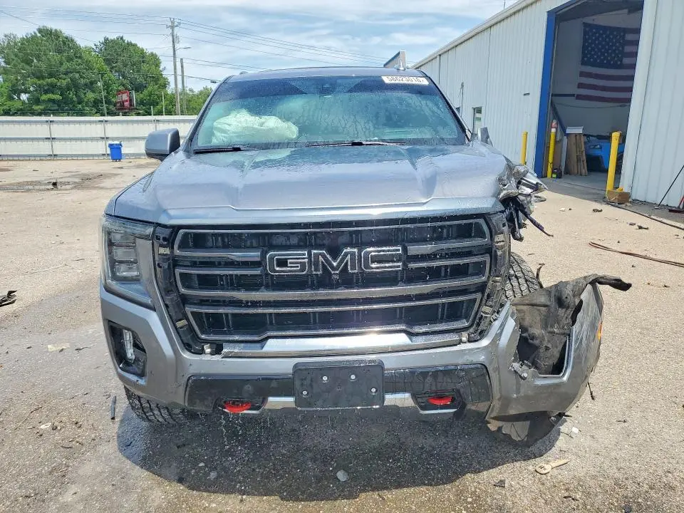 2021 GMC YUKON AT4  