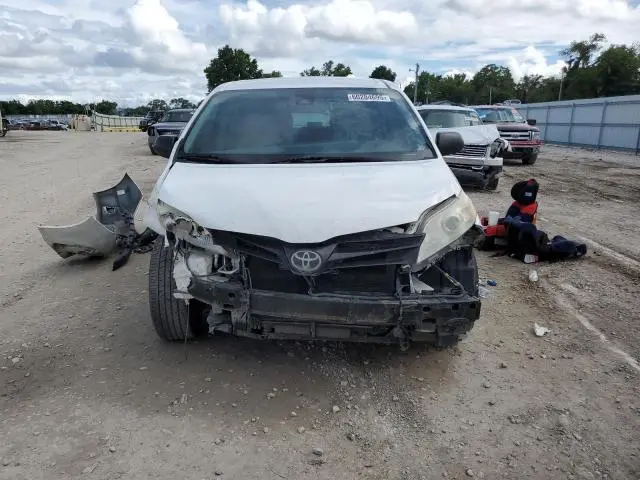 2018 TOYOTA SIENNA L  