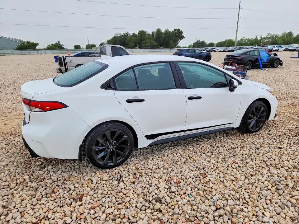 2024 TOYOTA COROLLA SE  
