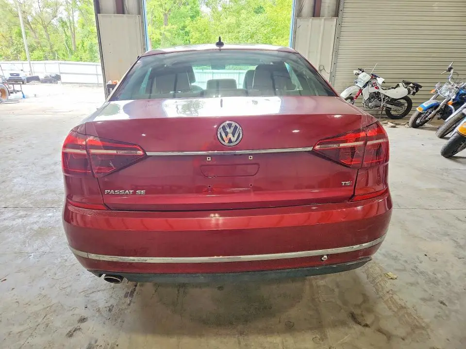 2017 VOLKSWAGEN PASSAT SE  