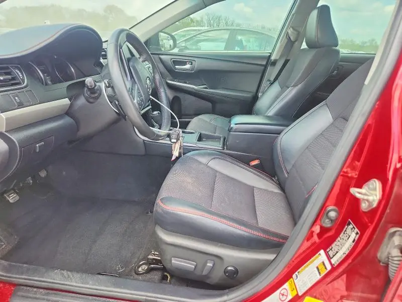 2017 TOYOTA CAMRY SE  