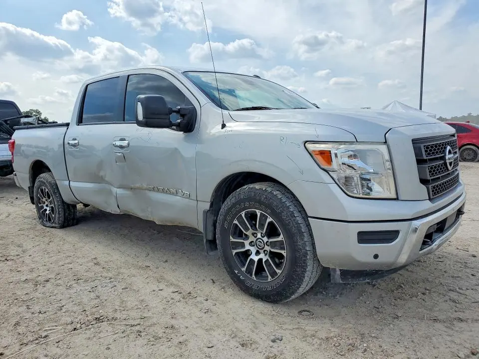 2020 NISSAN TITAN SV  