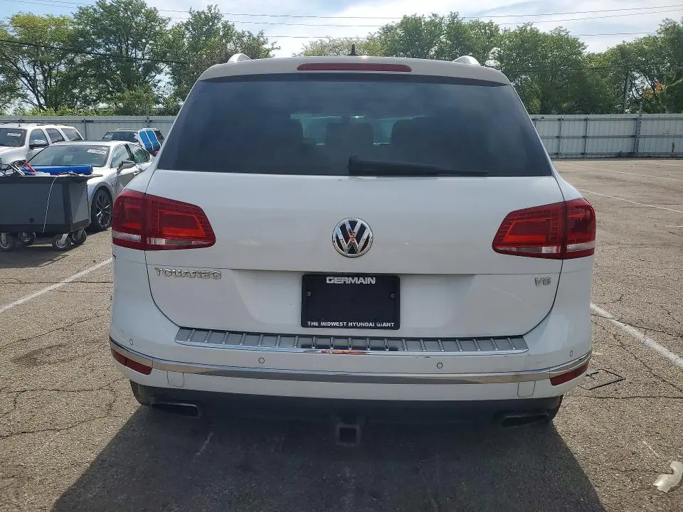 2015 VOLKSWAGEN TOUAREG V6  