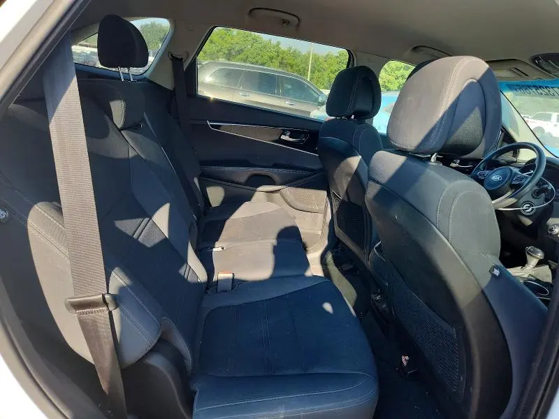 2017 KIA SORENTO LX V6  