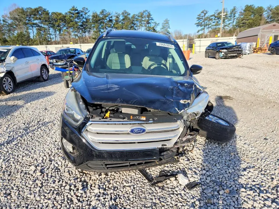 2017 FORD ESCAPE TITANIUM  