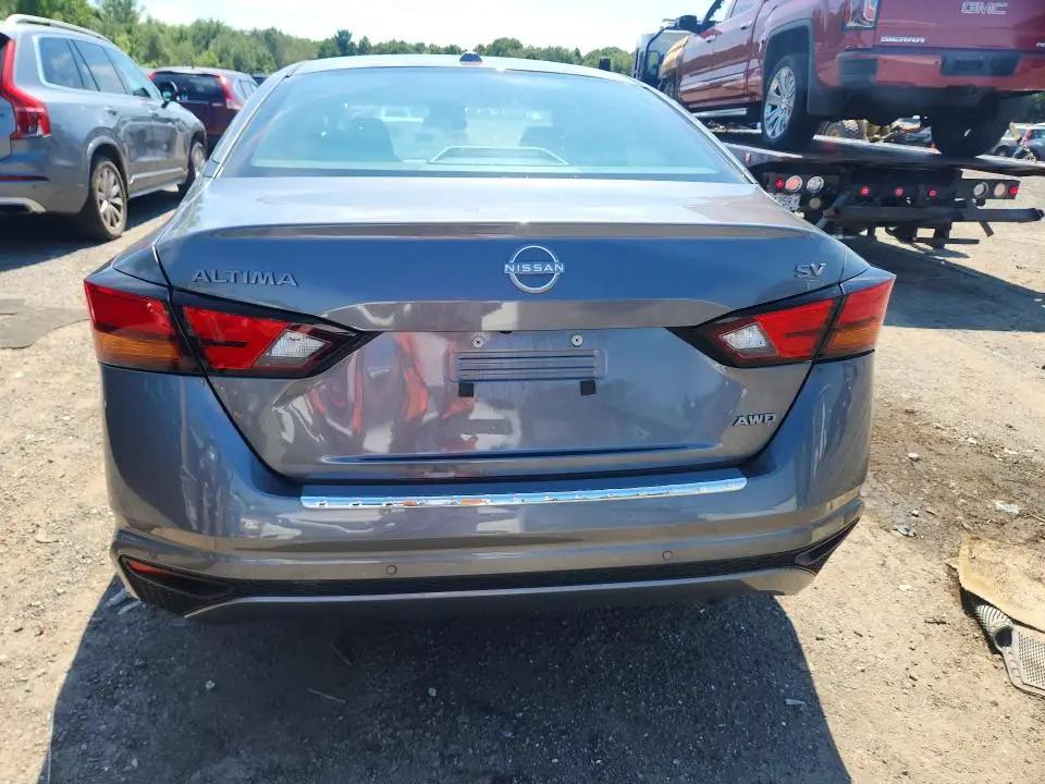 2023 NISSAN ALTIMA SV  
