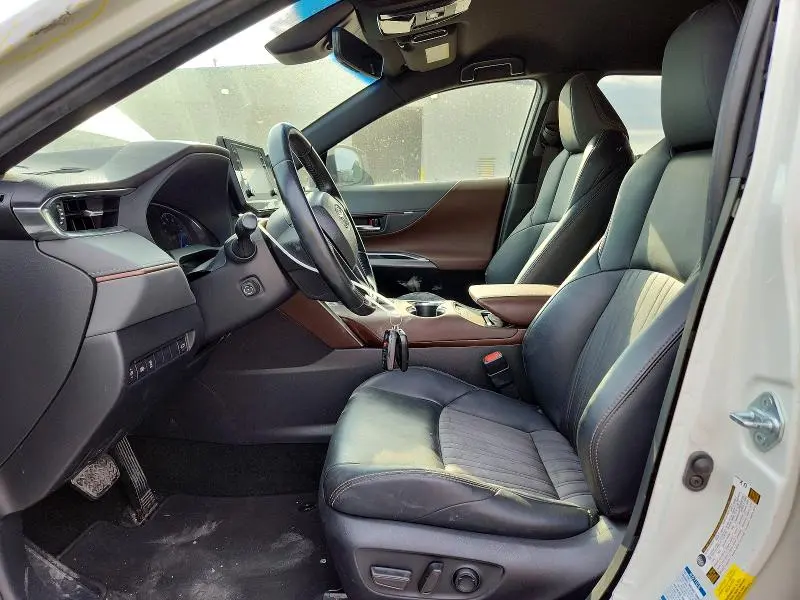2021 TOYOTA VENZA XLE  