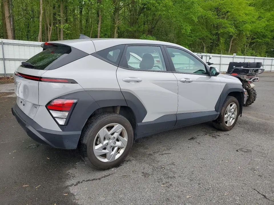 2024 HYUNDAI KONA SE  