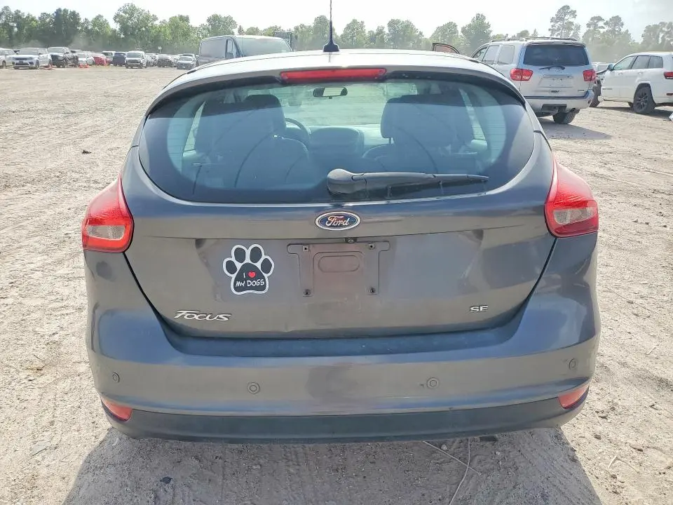 2016 FORD FOCUS SE  