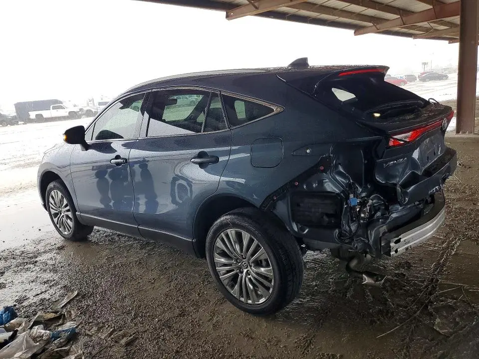 2022 TOYOTA VENZA XLE  