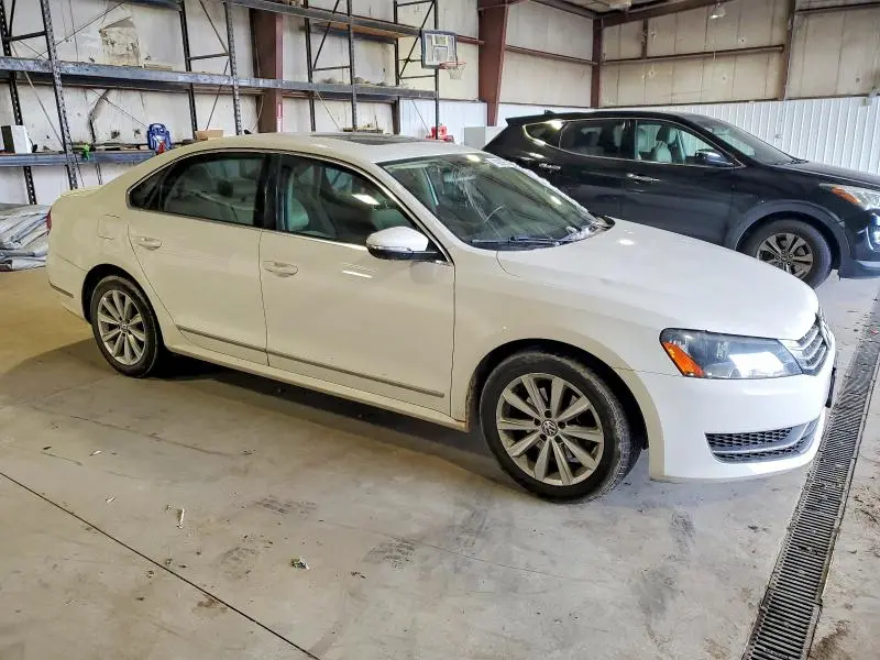 2012 VOLKSWAGEN PASSAT SEL  