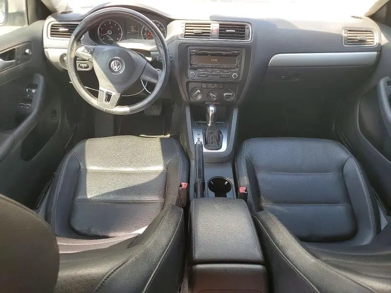 2013 VOLKSWAGEN JETTA SE  