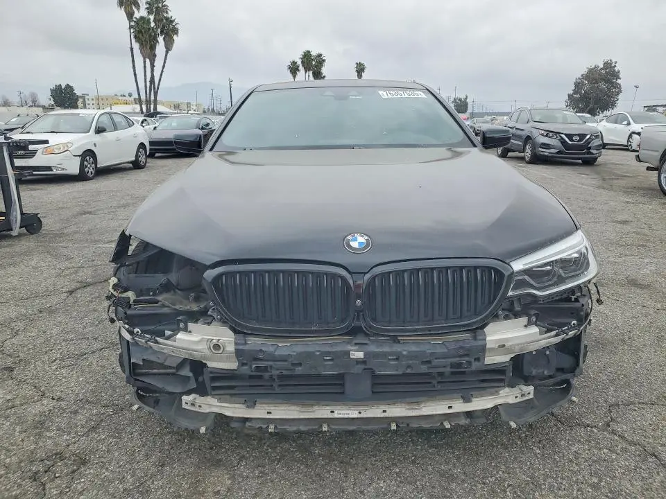 2018 BMW 530XE   