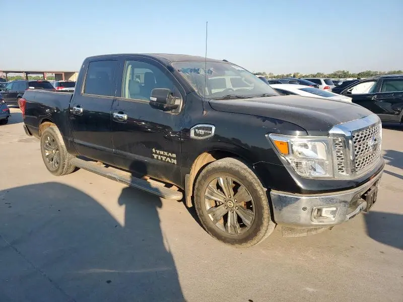 2017 NISSAN TITAN SV