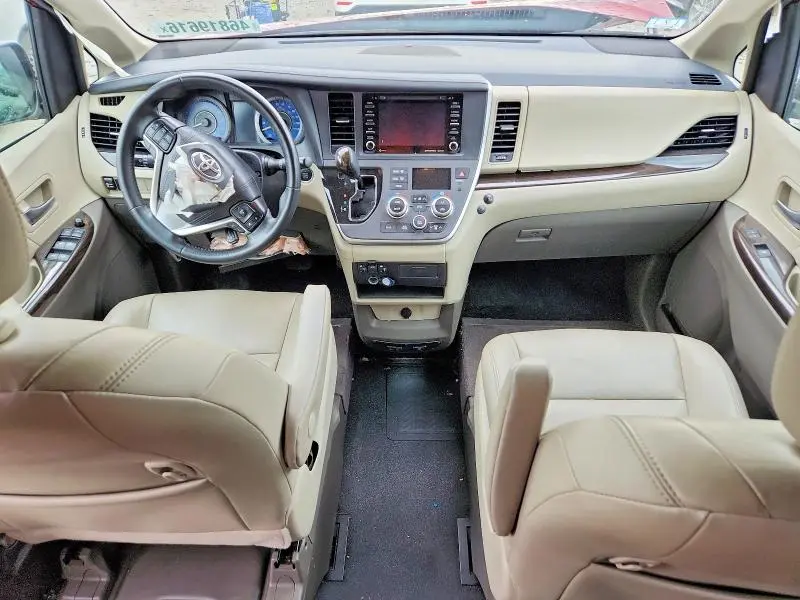 2020 TOYOTA SIENNA XLE 8-PASSENGER  