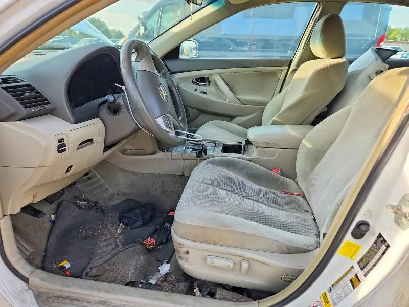 2011 TOYOTA CAMRY LE  