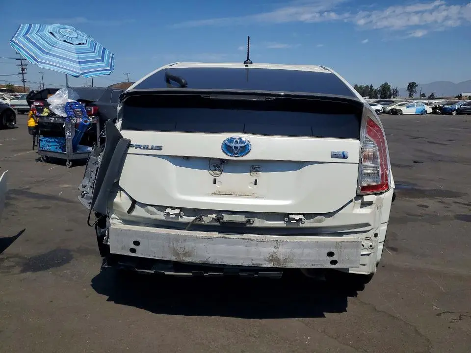 2014 TOYOTA PRIUS THREE  
