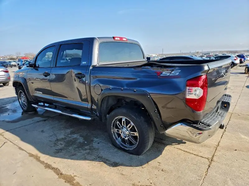 2015 TOYOTA TUNDRA CREWMAX SR5  
