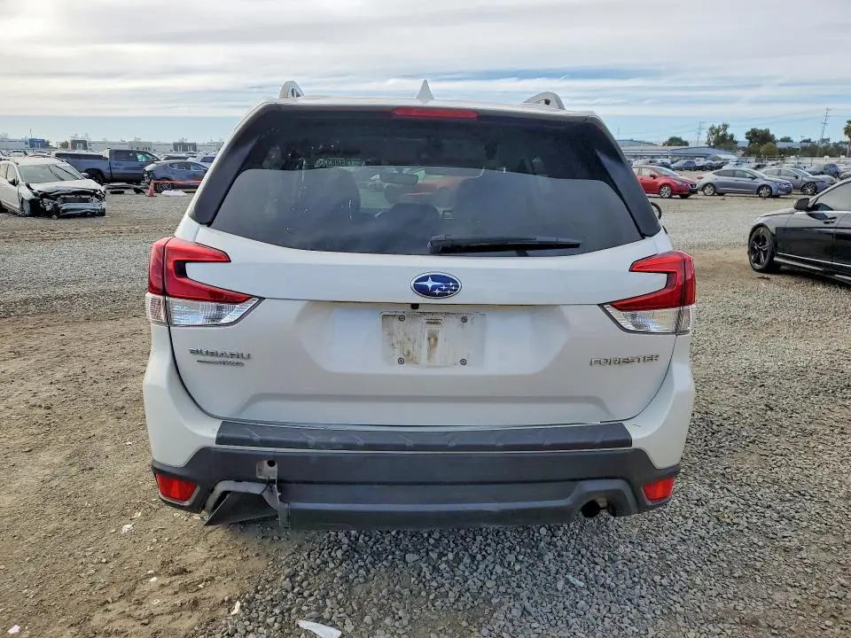 2022 SUBARU FORESTER PREMIUM  