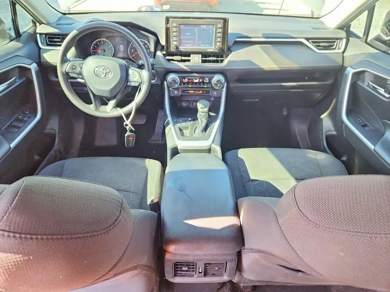 2021 TOYOTA RAV4 XLE  