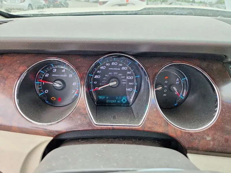 2011 FORD TAURUS SEL  