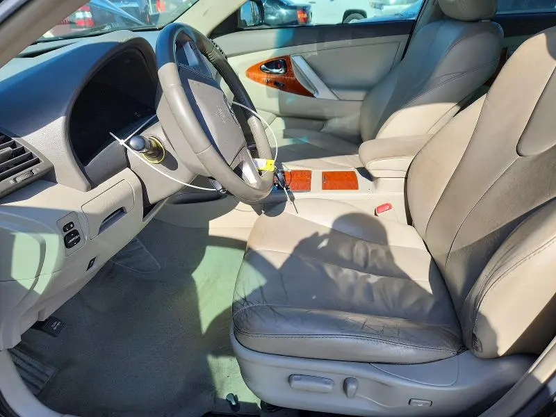 2011 TOYOTA CAMRY XLE  
