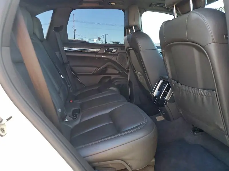 2017 PORSCHE CAYENNE SE HYBRID PLATINUM  