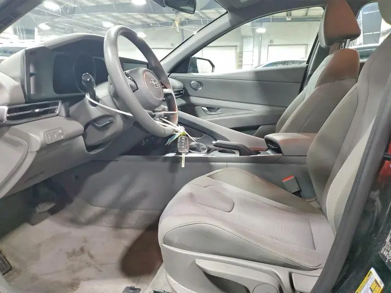 2023 HYUNDAI ELANTRA SE  