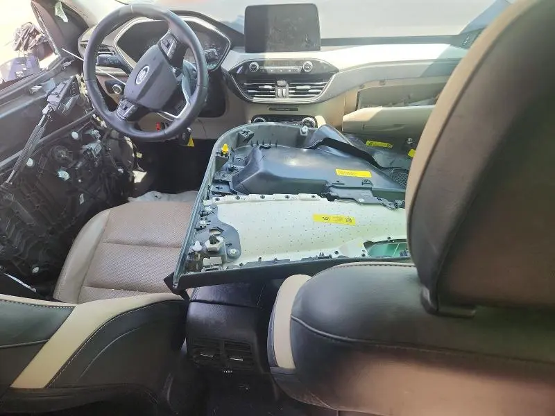 2021 FORD ESCAPE SEL  