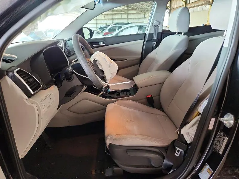 2021 HYUNDAI TUCSON SE  