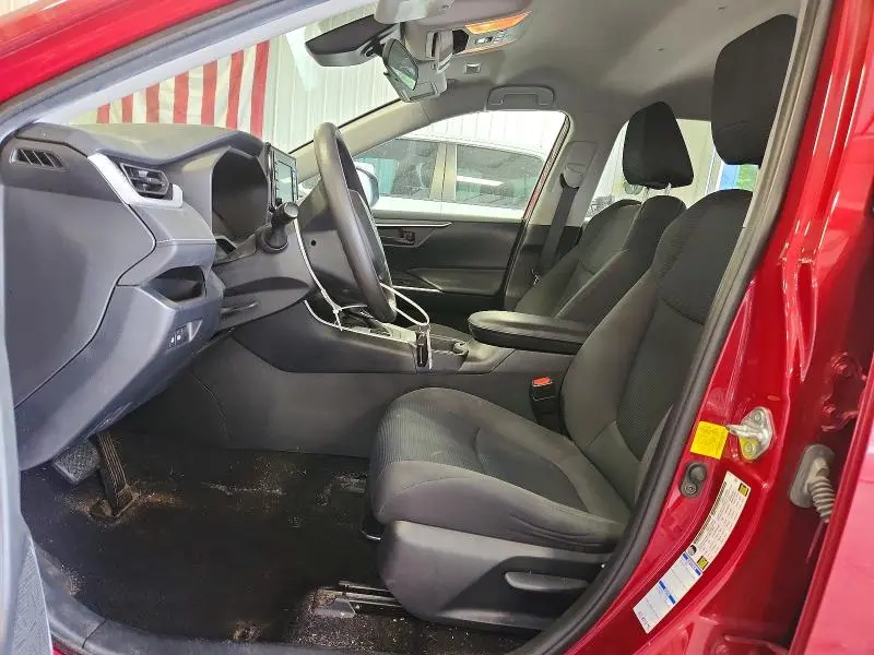 2021 TOYOTA RAV4 LE  
