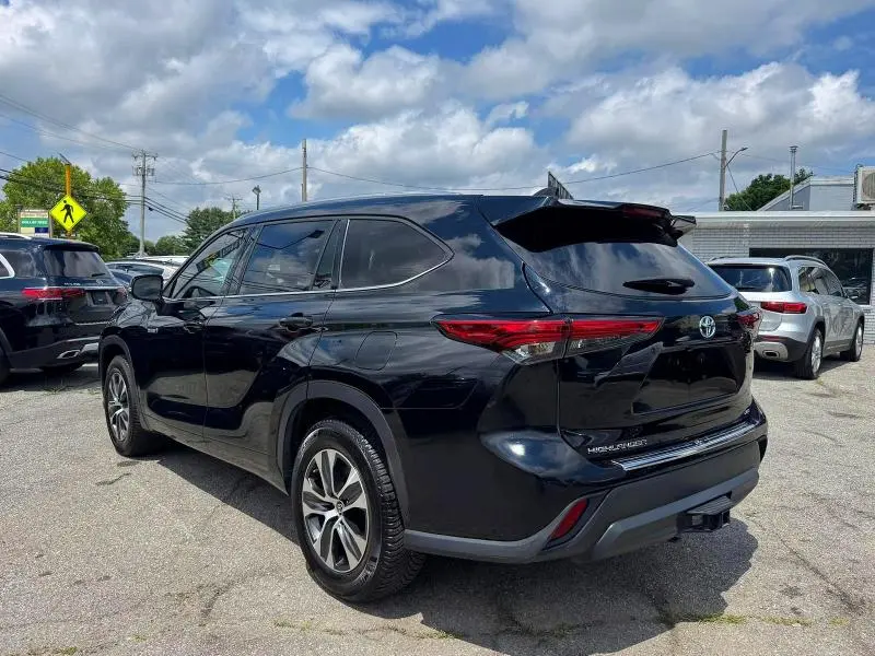 2021 TOYOTA HIGHLANDER HYBRID XLE  