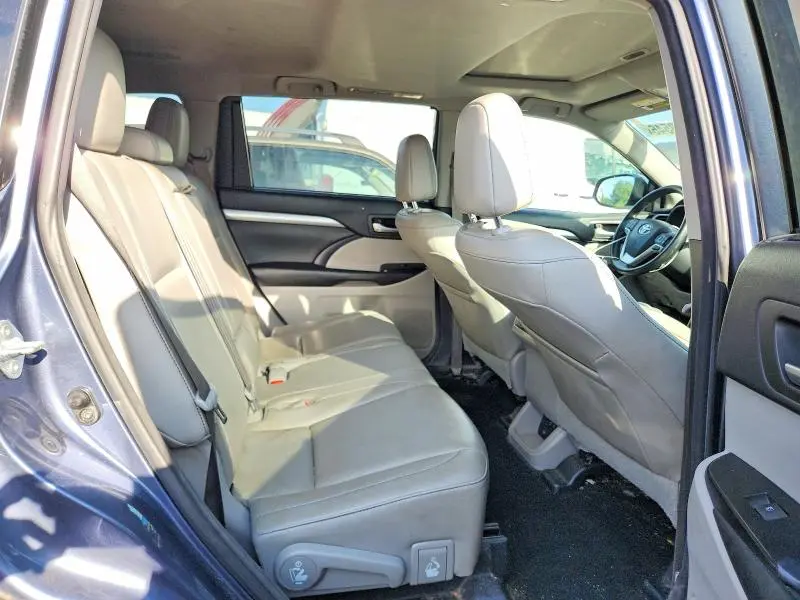 2018 TOYOTA HIGHLANDER XLE  