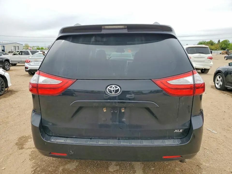 2015 TOYOTA SIENNA XLE 8-PASSENGER  