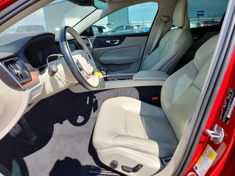 2021 VOLVO S60 T5 MOMENTUM  