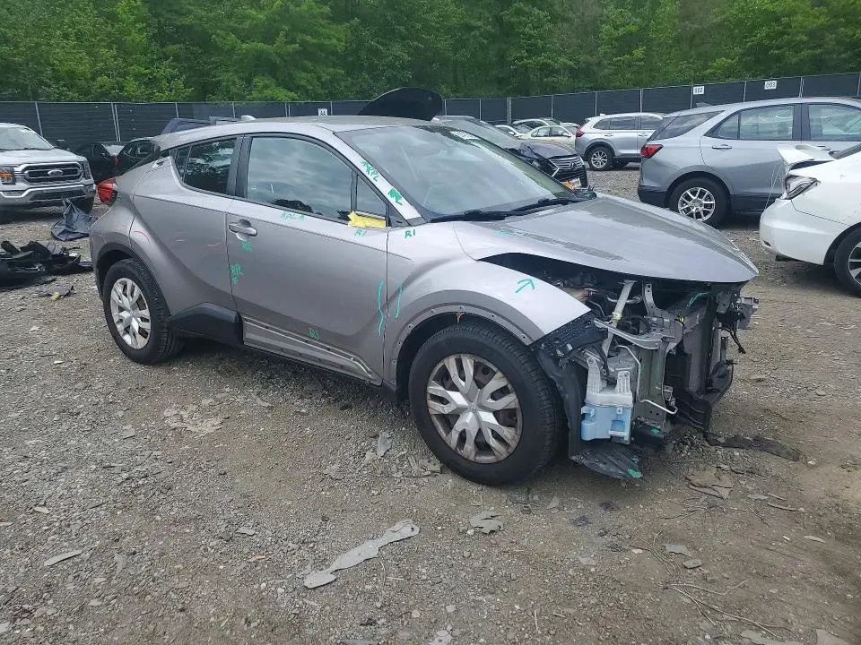 2020 TOYOTA C-HR LE  
