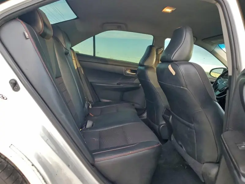 2016 TOYOTA CAMRY LE  