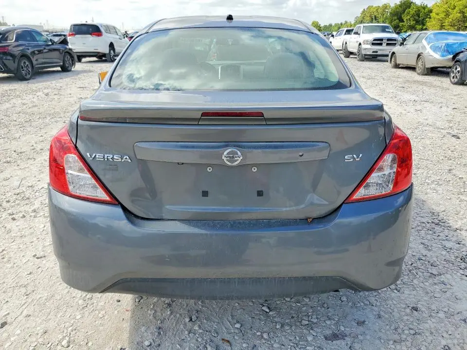 2019 NISSAN VERSA SV  
