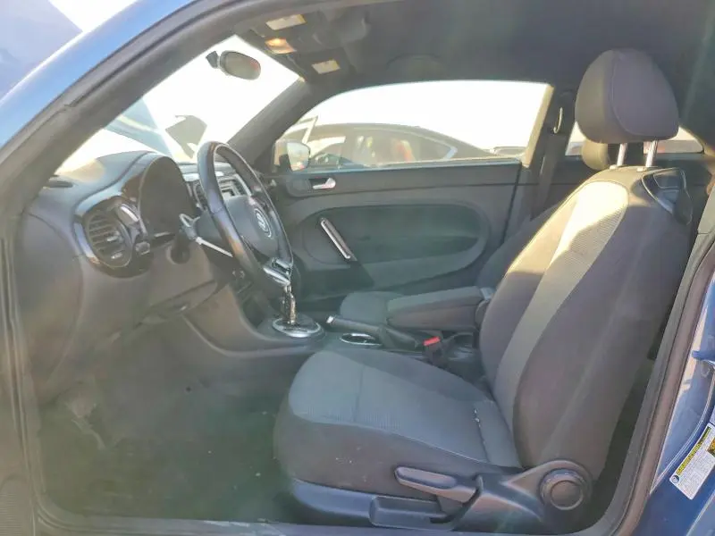 2019 VOLKSWAGEN BEETLE S  