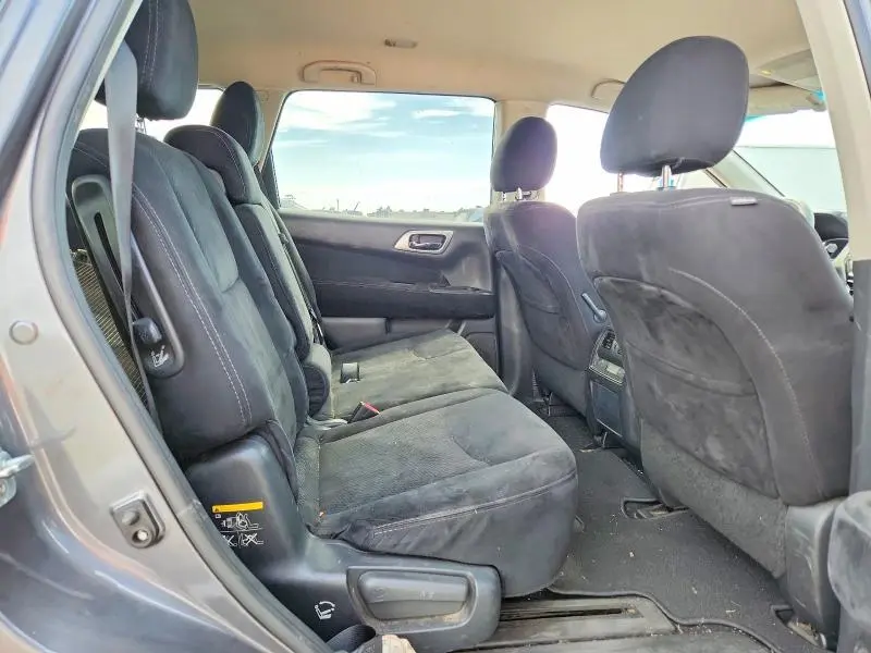 2016 NISSAN PATHFINDER SV  