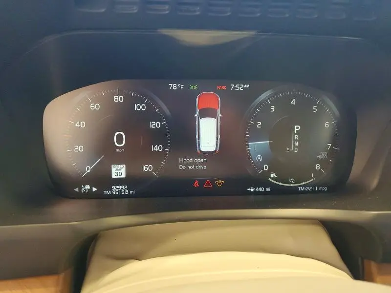2017 VOLVO XC90 T6  
