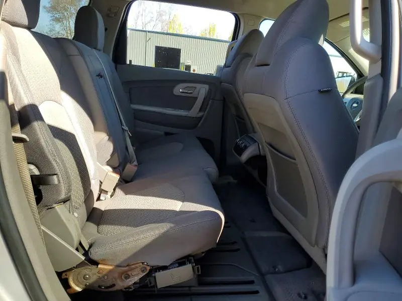 2011 CHEVROLET TRAVERSE LS  