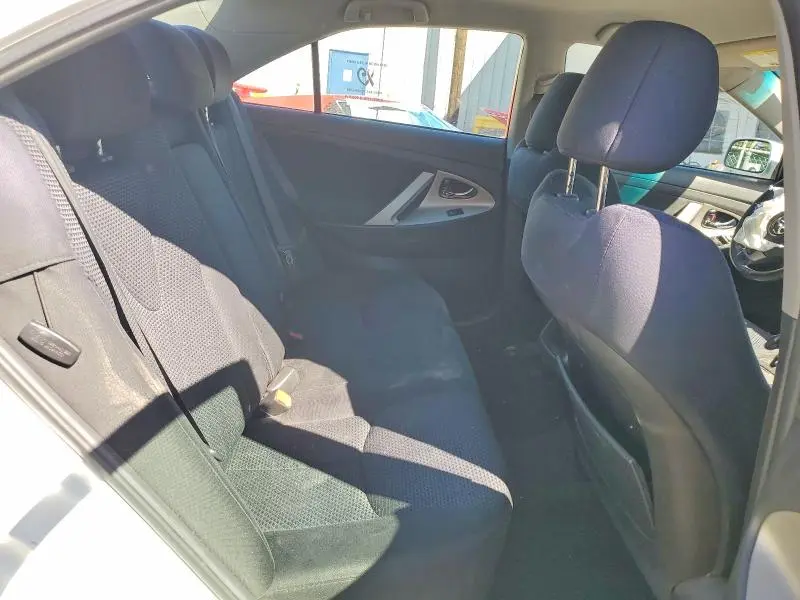 2011 TOYOTA CAMRY SE  
