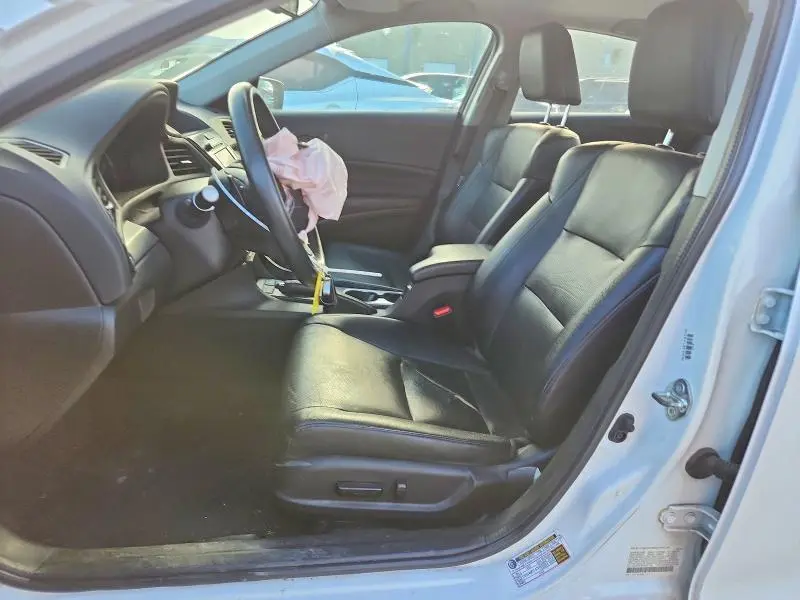 2018 ACURA ILX PREMIUM/TECHNOLOGY  