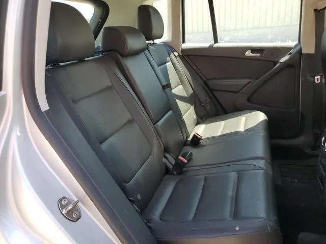 2016 VOLKSWAGEN TIGUAN S  