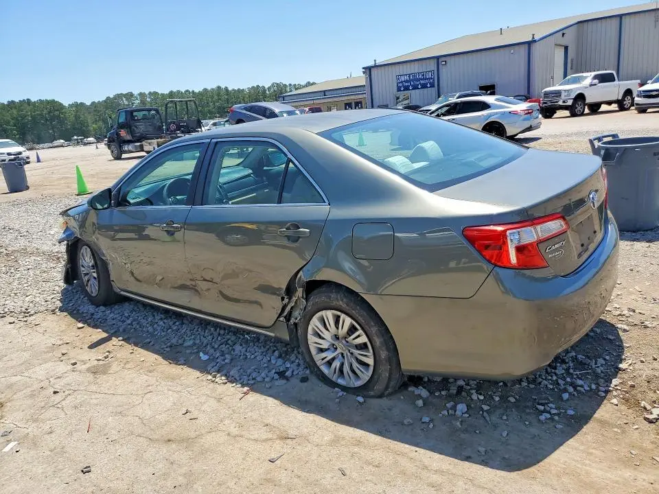 2013 TOYOTA CAMRY LE  