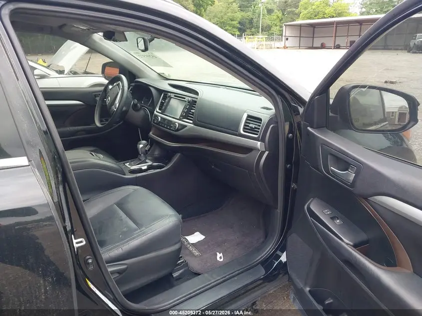 2016 TOYOTA HIGHLANDER XLE V6