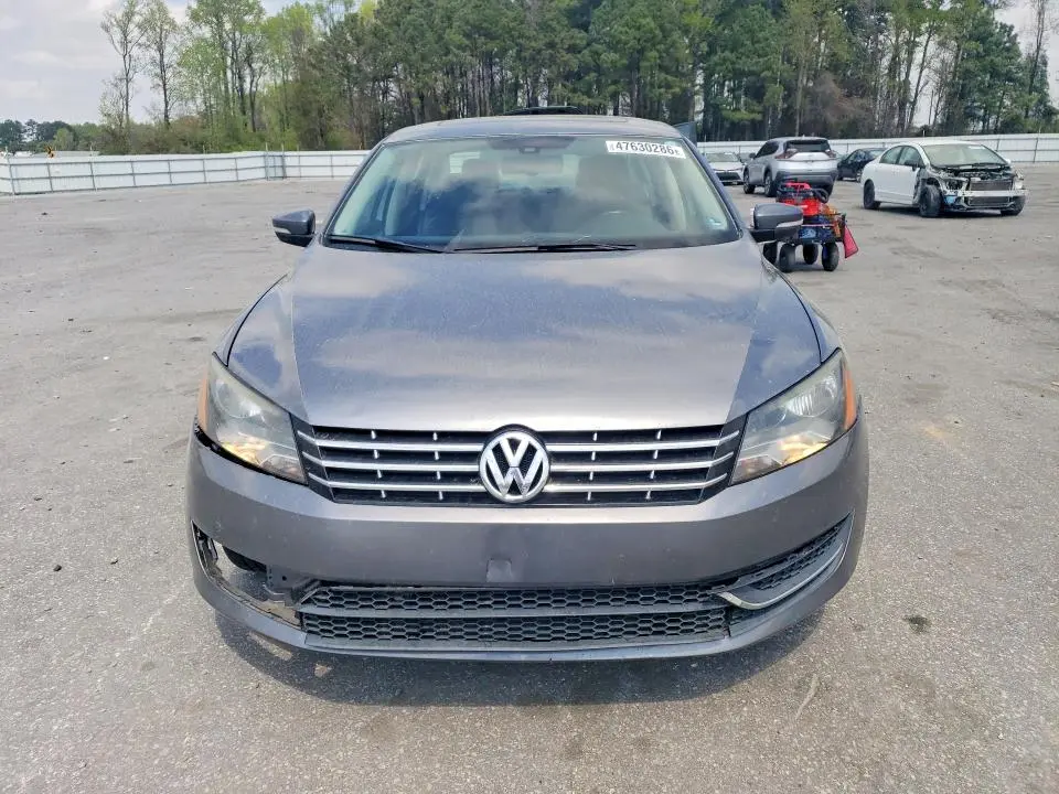 2013 VOLKSWAGEN PASSAT SE  