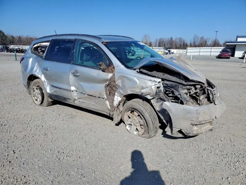 2017 CHEVROLET TRAVERSE LS  